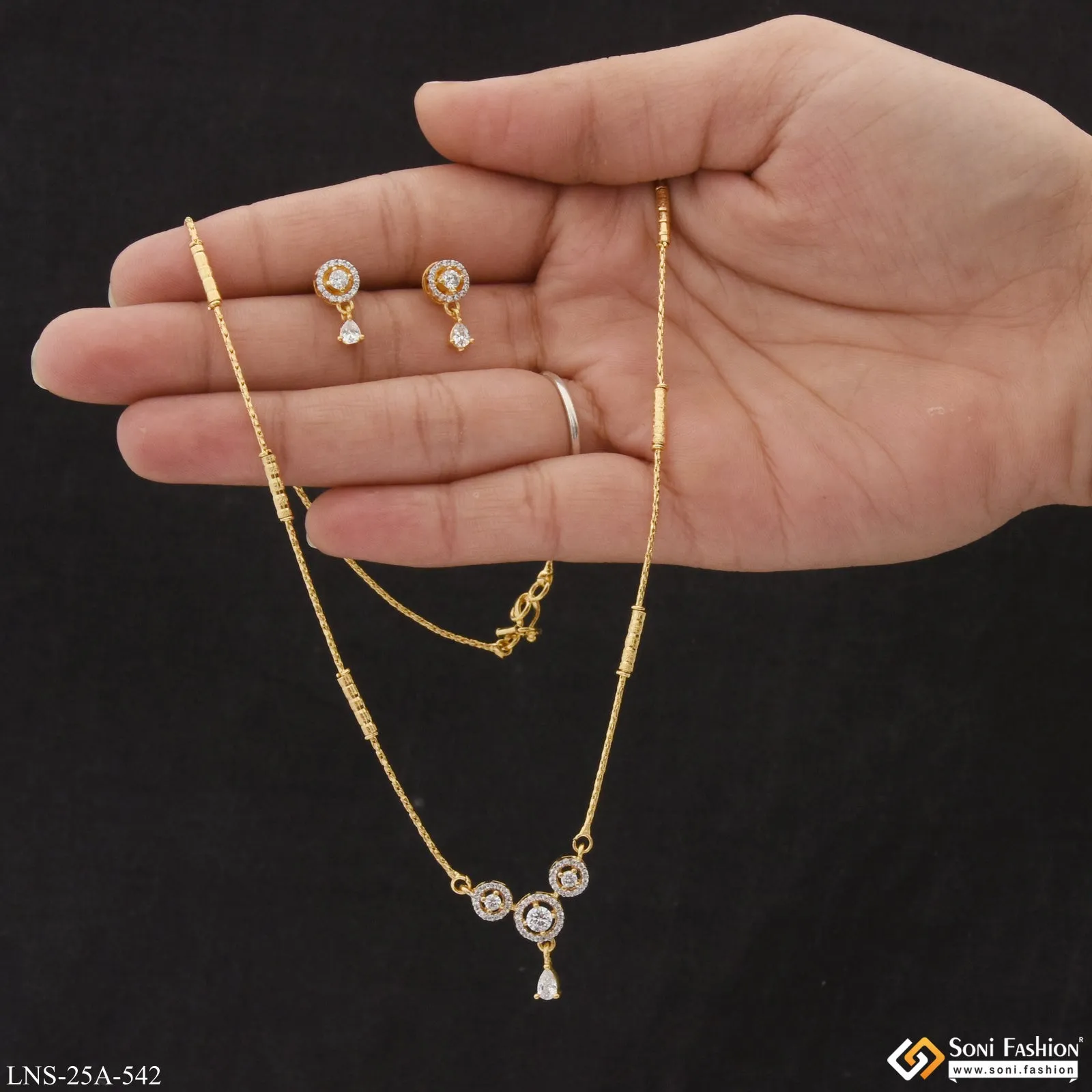 1 Gram Gold Plated Eye-Catching Design Necklace Set for Ladies - Style A542