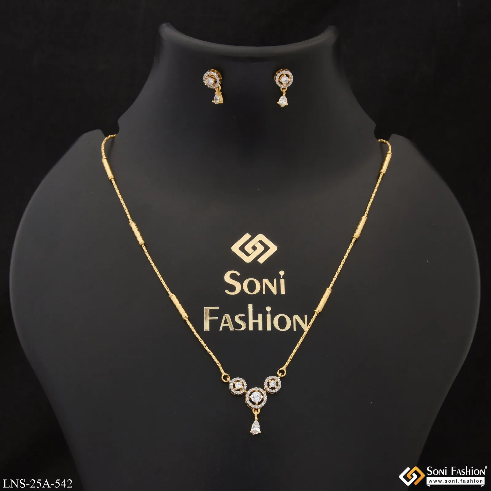 1 Gram Gold Plated Eye-Catching Design Necklace Set for Ladies - Style A542