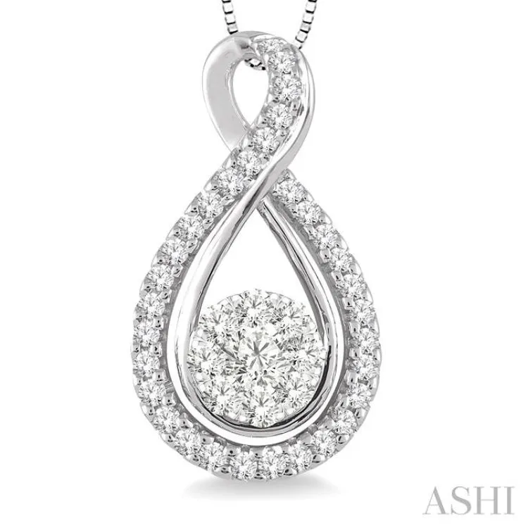 1/2 Ctw Lovebright Round Cut Diamond Pendant in 14K White Gold with Chain