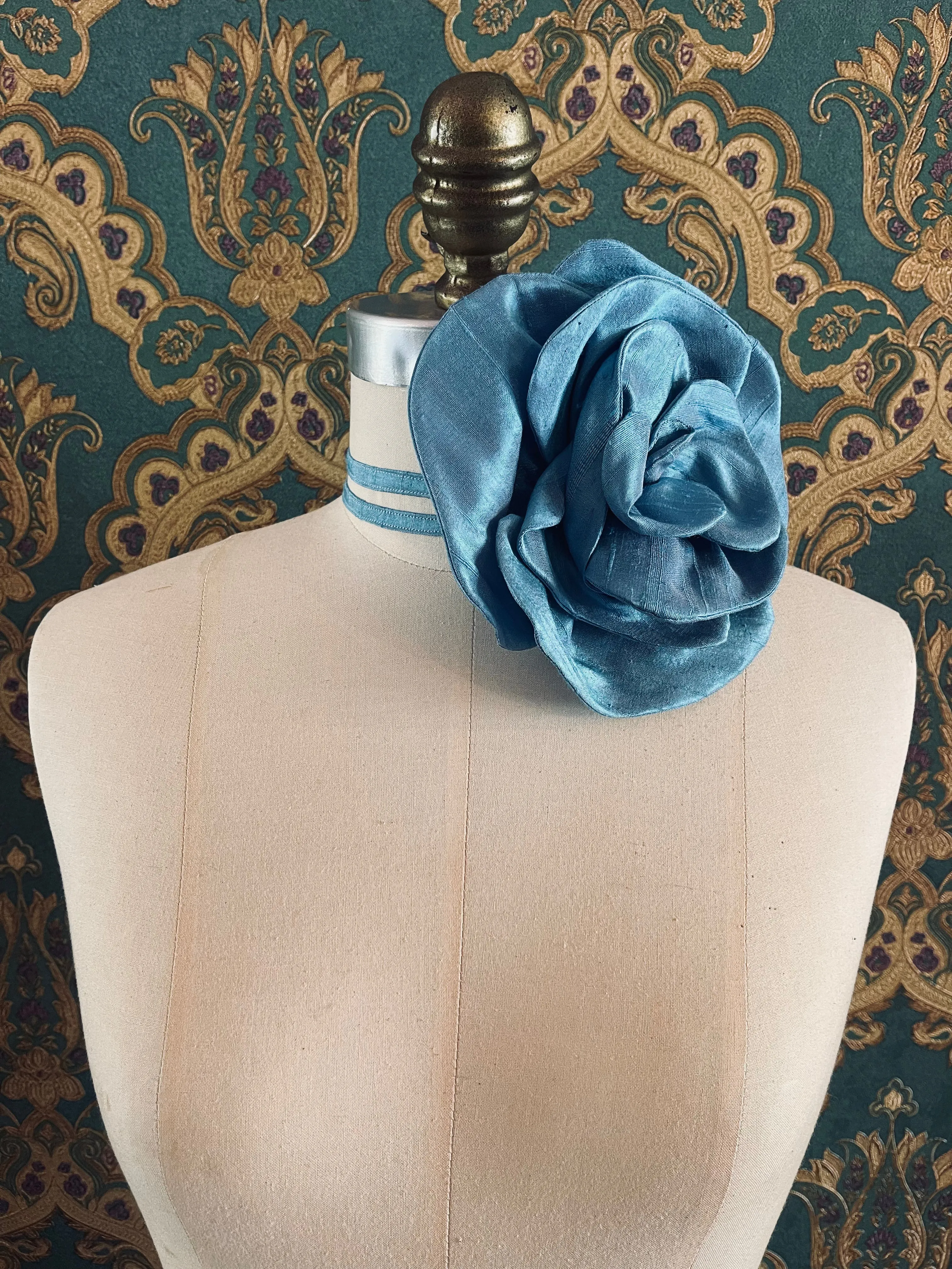 Bellucci Silk-Flower Choker - large