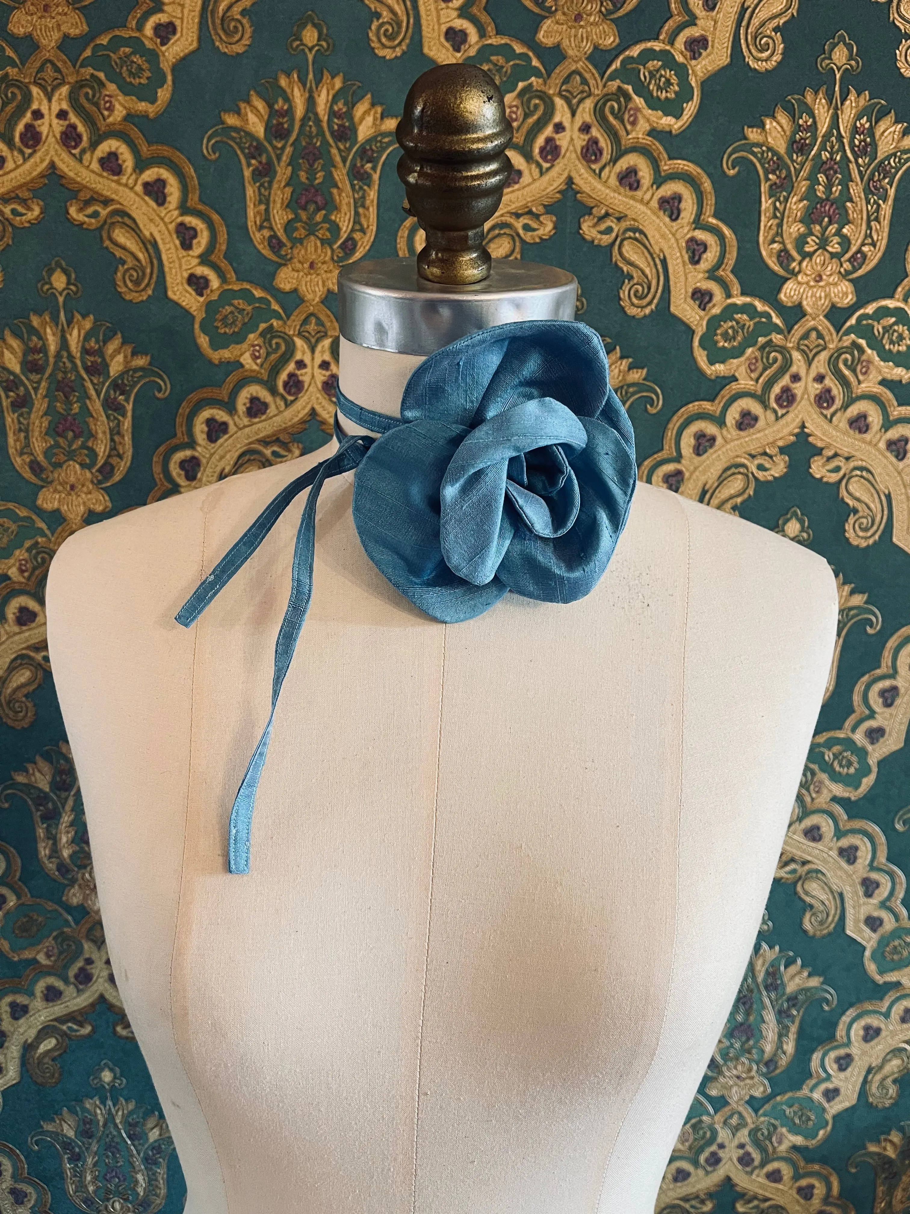 Bellucci Silk-Flower Choker - small