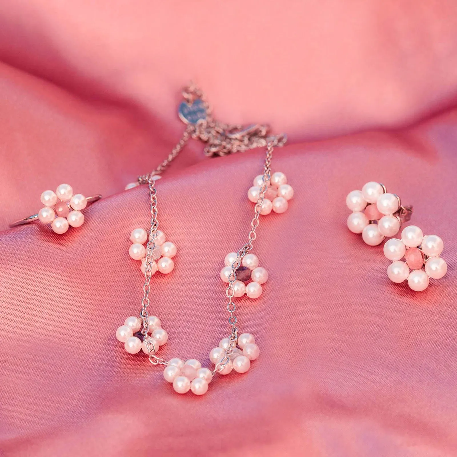 Bitty Pearl Flower Choker