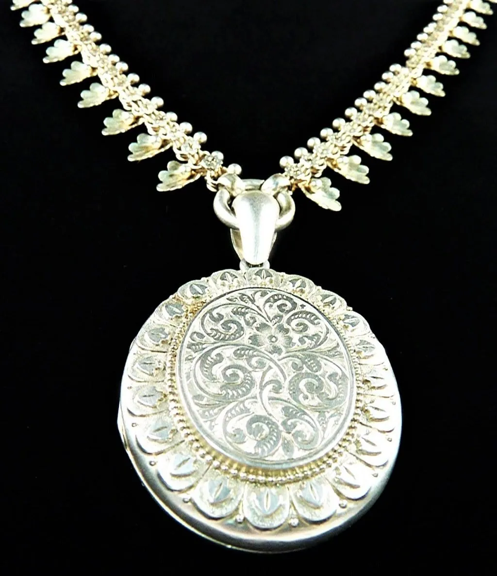 Cased Fully Hallmarked Victorian Sterling Silver Locket With Original 18 Inch Collar Necklace 1866