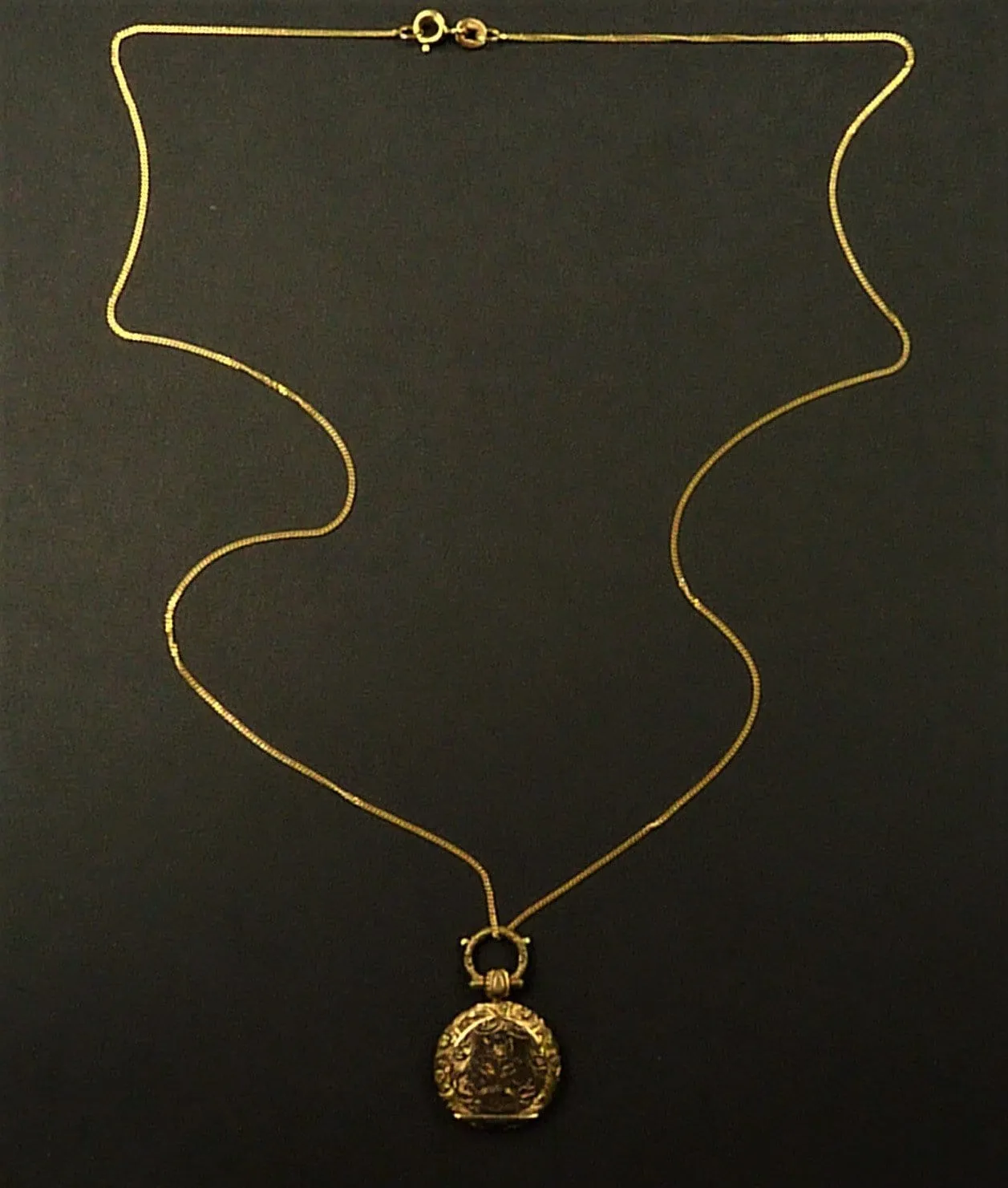 Georgian Pinchbeck Locket With 20 Inch Necklace