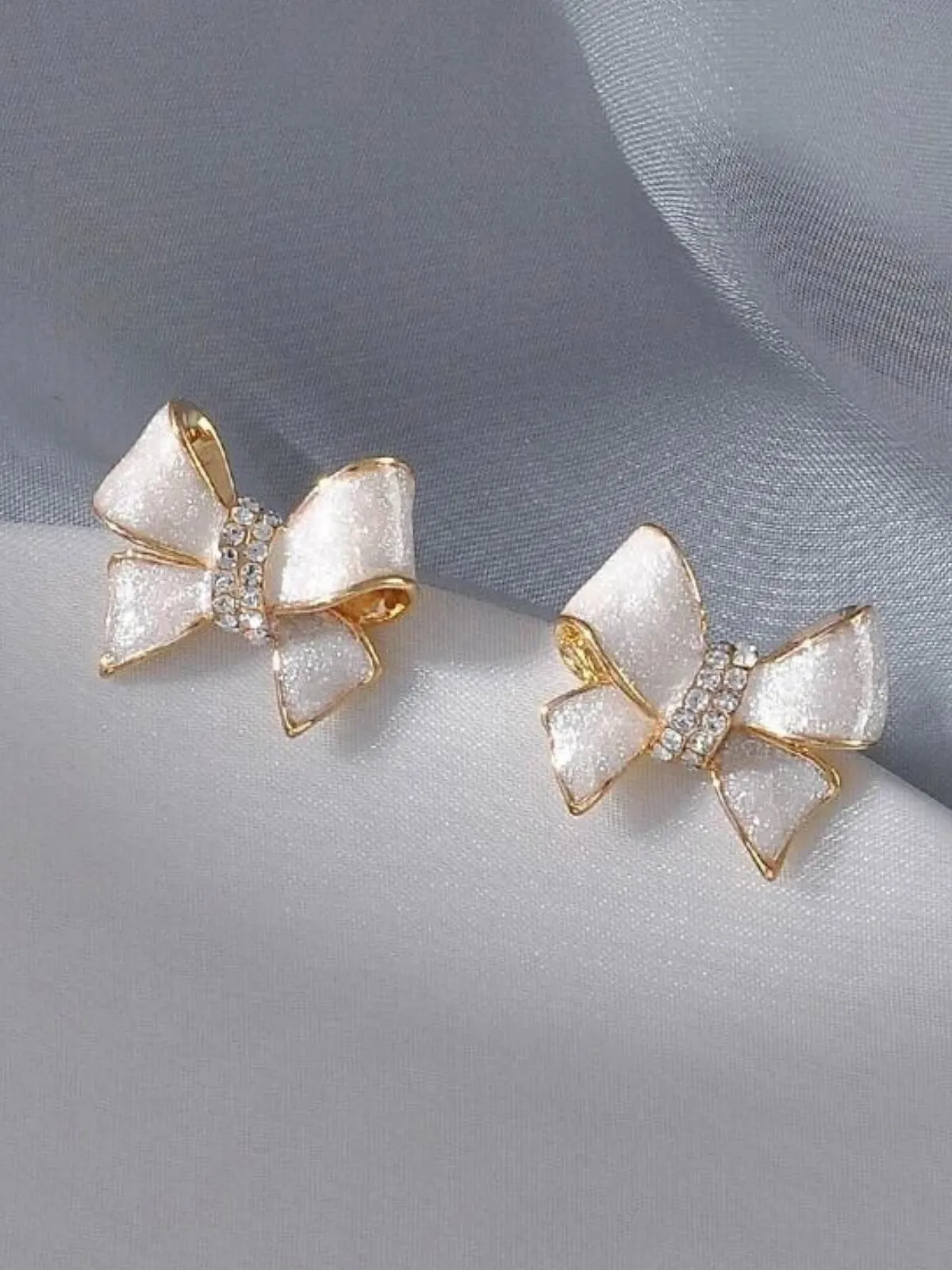 Pretty and Pearlescent Sparkly Bowknot Earrings