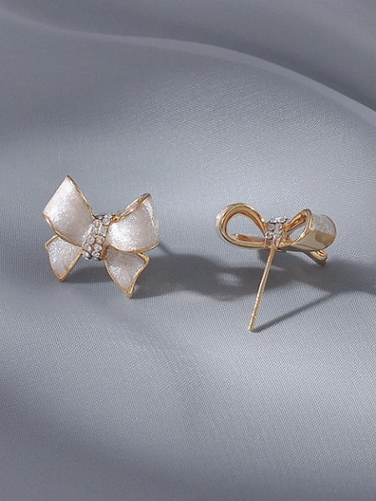 Pretty and Pearlescent Sparkly Bowknot Earrings