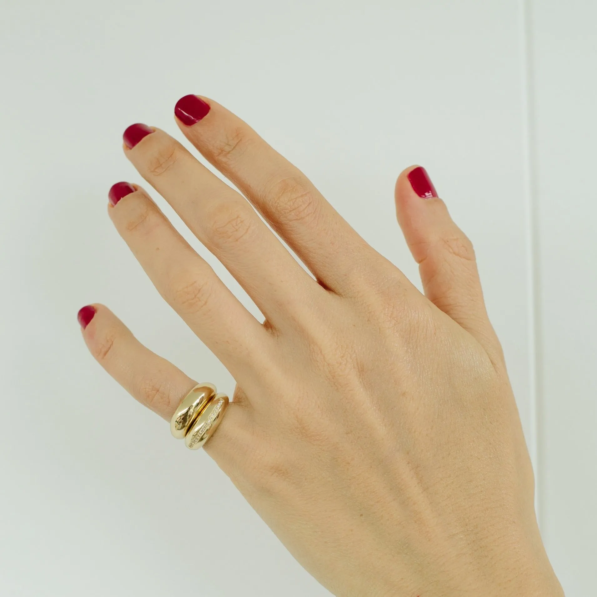 Small Balloon Ring with Row of Pavé White Diamonds