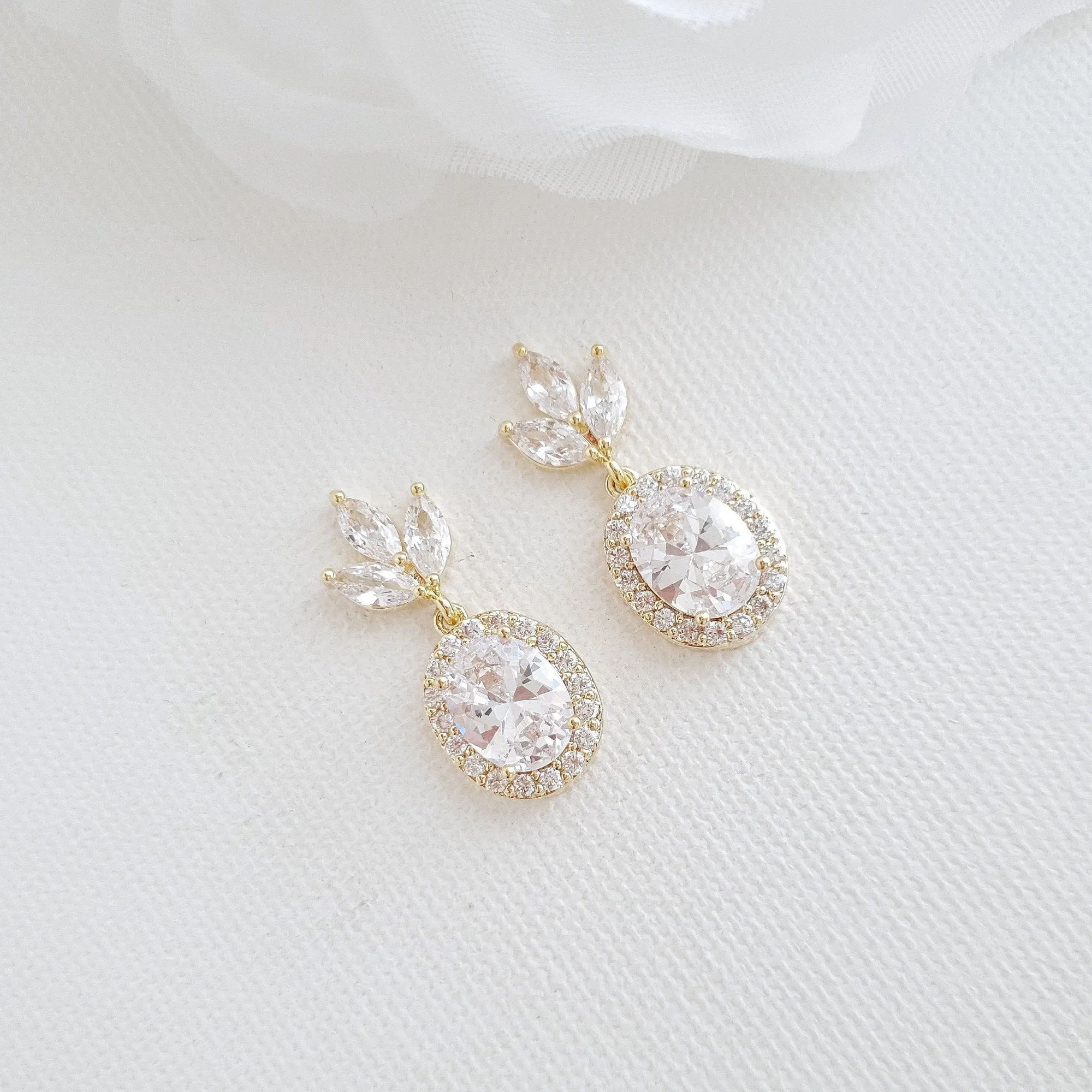 Small Bridesmaids Earrings in Silver- Emily