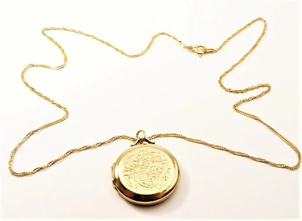 Solid Gold Antique Photograph Locket 1907 Edwardian Hallmarked Gold Pendant With Chain