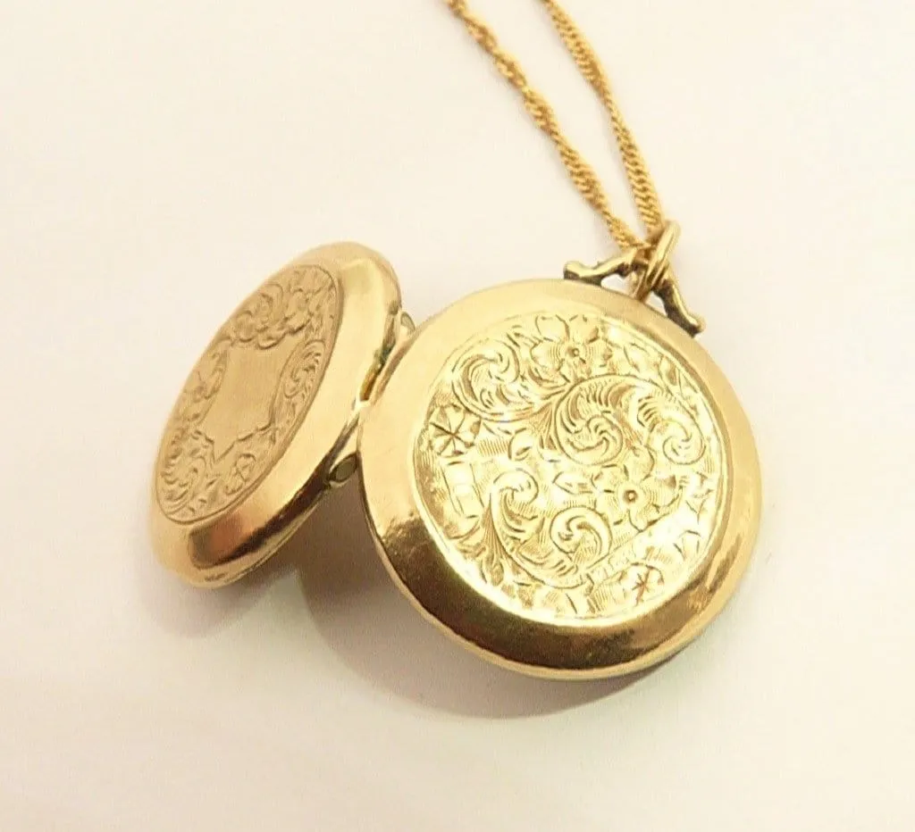 Solid Gold Antique Photograph Locket 1907 Edwardian Hallmarked Gold Pendant With Chain